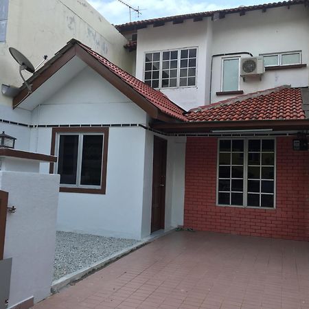 Rb Double Storey Bandar Tasik Selatan Homestay Kuala Lumpur Exterior foto