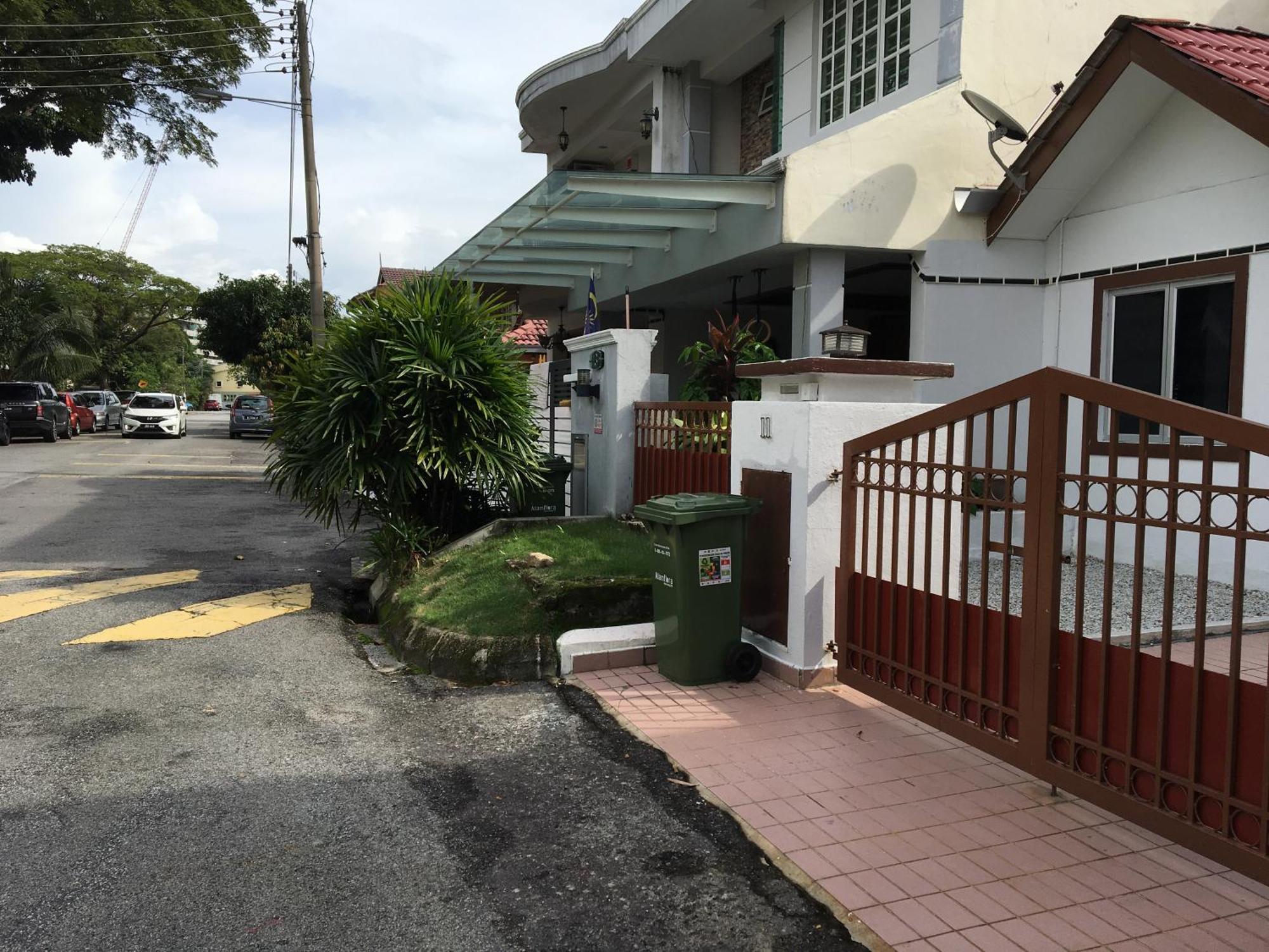 Rb Double Storey Bandar Tasik Selatan Homestay Kuala Lumpur Exterior foto