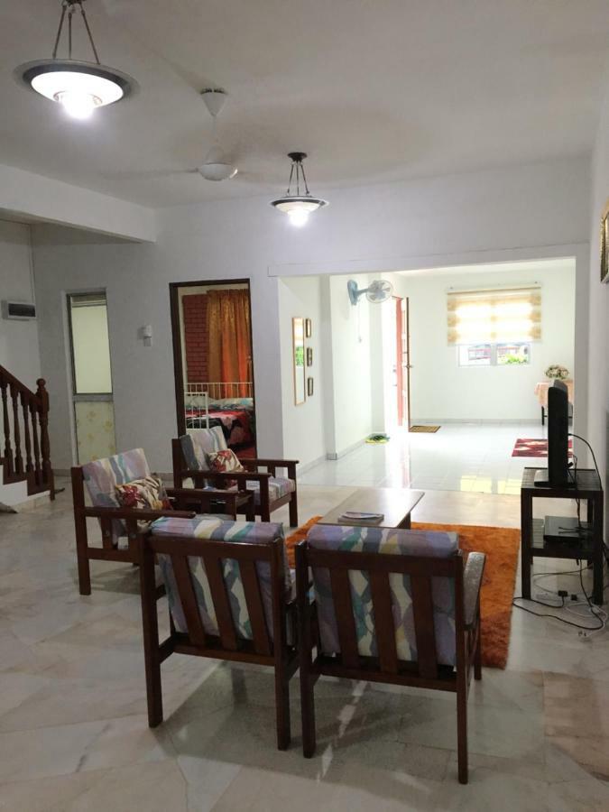 Rb Double Storey Bandar Tasik Selatan Homestay Kuala Lumpur Exterior foto
